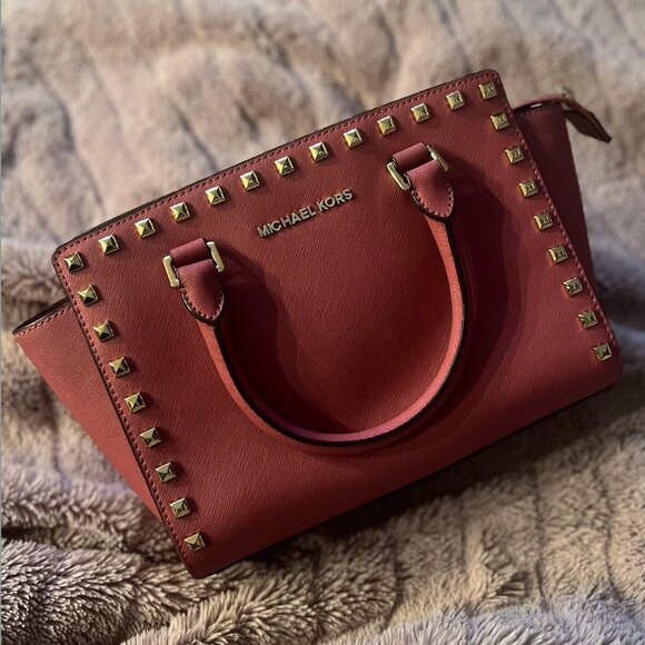 Michael Kors Red Studded Women's Bag - Picture 4 of 8